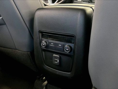 Used 2023 Buick Enclave Essence FWD image 16