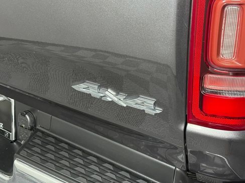 Used 2022 RAM 1500 Laramie AWD/4WD image 9