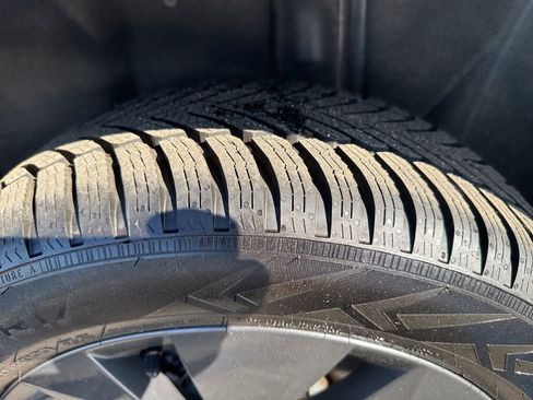 Used 2023 Volkswagen Taos S image 32