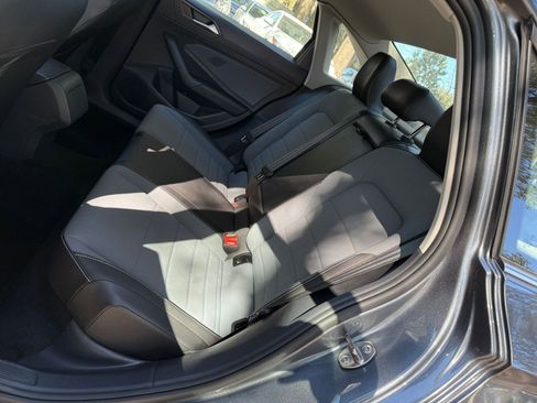 Used 2025 Volkswagen Jetta SE image 21