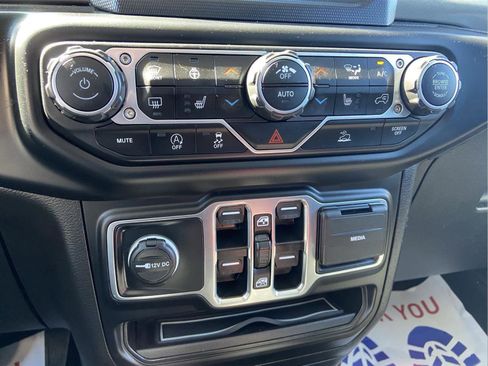 Used 2023 Jeep Gladiator Sport AWD/4WD image 26