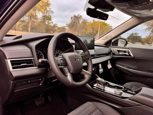 New 2026 Mitsubishi Outlander SE image 28