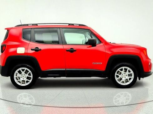Used 2022 Jeep Renegade Latitude AWD/4WD image 4