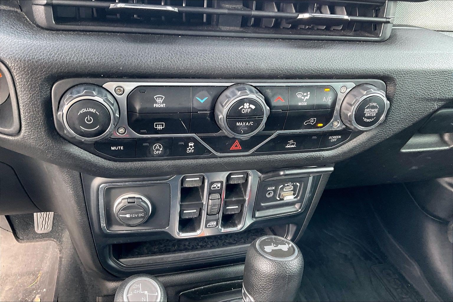 Used 2024 Jeep Wrangler Unlimited Sport AWD/4WD image 33