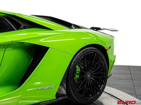 Used 2018 Lamborghini Aventador S AWD/4WD image 16