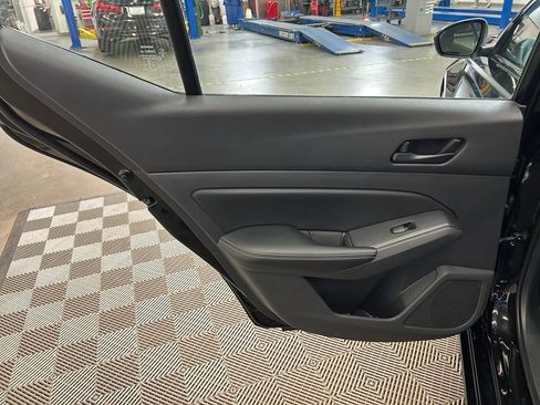 Used 2025 Nissan Altima 2.5 SV FWD image 19