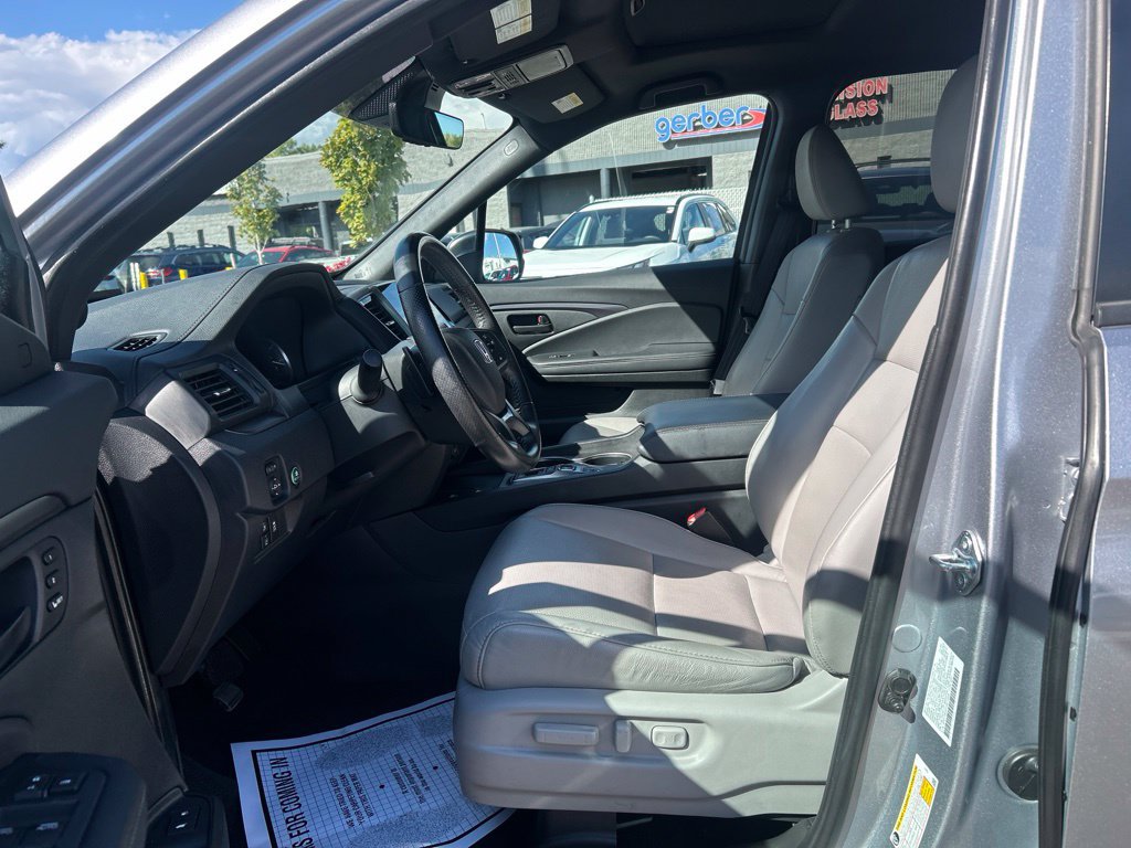 Used 2025 Honda Passport EX-L image 24