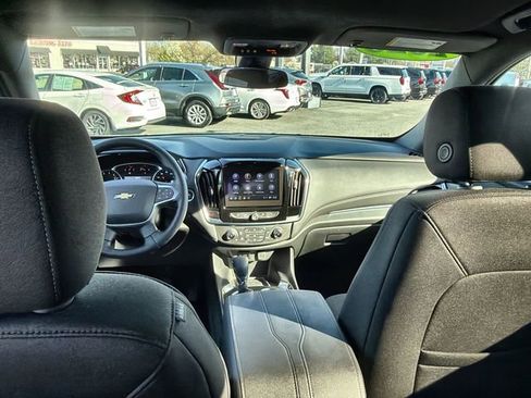 Certified 2023 Chevrolet Traverse LT FWD image 19