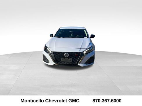 Used 2024 Nissan Altima 2.5 SR image 9