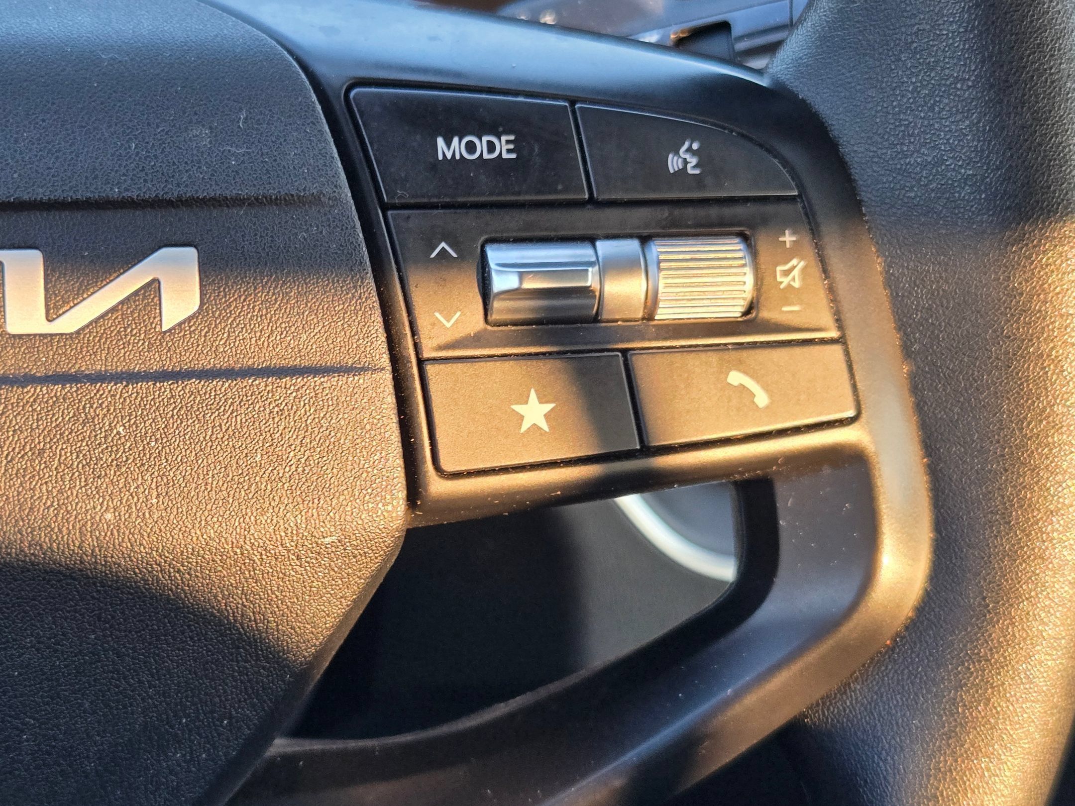 Used 2025 Kia K4 FWD image 28