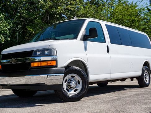 Used 2017 Chevrolet Express 3500 LT w/ LT Preferred Equipment Group RWD image 1