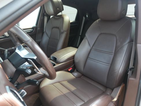 Used 2022 Porsche Cayenne S AWD/4WD image 24
