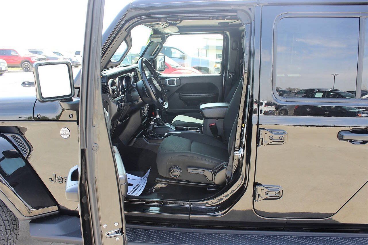 Used 2020 Jeep Gladiator Sport w/ Quick Order Package 24S AWD/4WD image 18