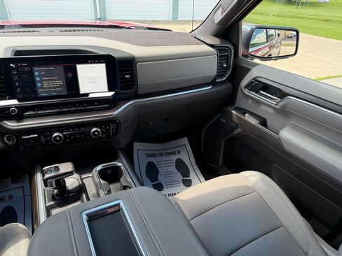 Used 2022 GMC Sierra 1500 SLT w/ SLT Premium Plus Package AWD/4WD image 29