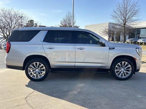 Used 2022 GMC Yukon Denali image 2