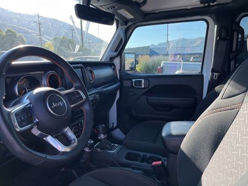 Used 2023 Jeep Gladiator Mojave w/ Cold Weather Group image 12