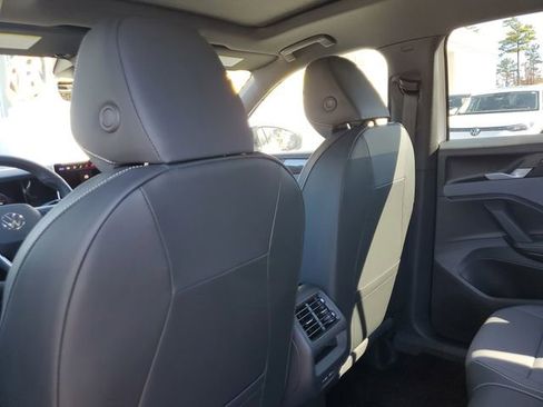 New 2026 Volkswagen Tiguan SE R-Line image 11