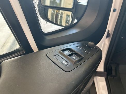Used 2025 RAM ProMaster 2500 w/ Convenience Group FWD image 32