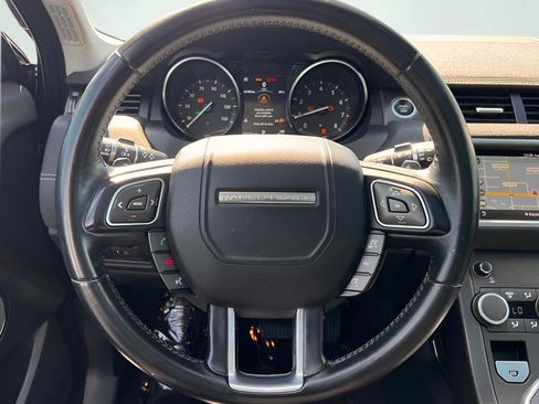 Used 2019 Land Rover Range Rover Evoque SE AWD/4WD image 38