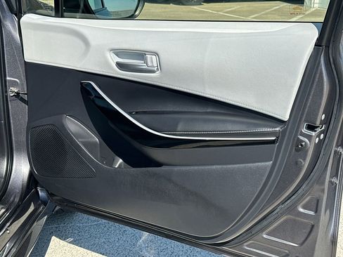 Used 2021 Toyota Corolla XSE image 12