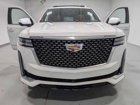 Used 2023 Cadillac Escalade Premium Luxury image 17