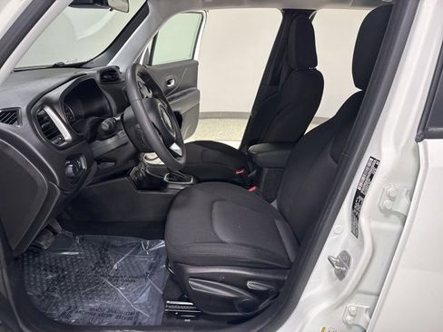 Used 2023 Jeep Renegade Latitude image 10