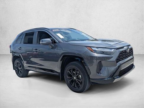 Certified 2025 Toyota RAV4 SE w/ Convenience Package AWD/4WD image 3