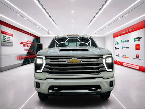 Used 2024 Chevrolet Silverado 3500 High Country w/ High Country Premium Package AWD/4WD image 3