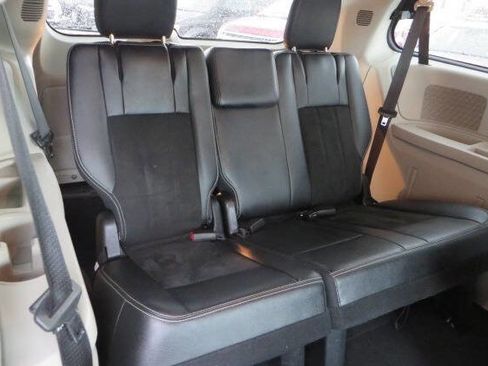 Used 2019 Dodge Grand Caravan SXT image 36