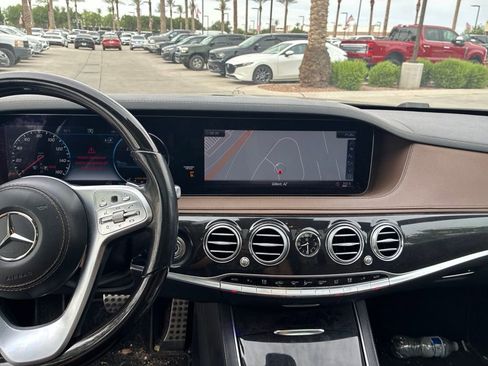 Used 2019 Mercedes-Benz S 560 Sedan image 16