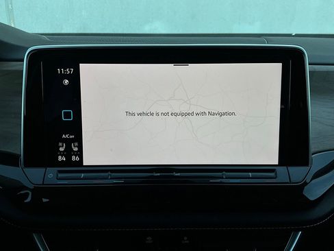 Used 2025 Volkswagen Atlas SE image 33