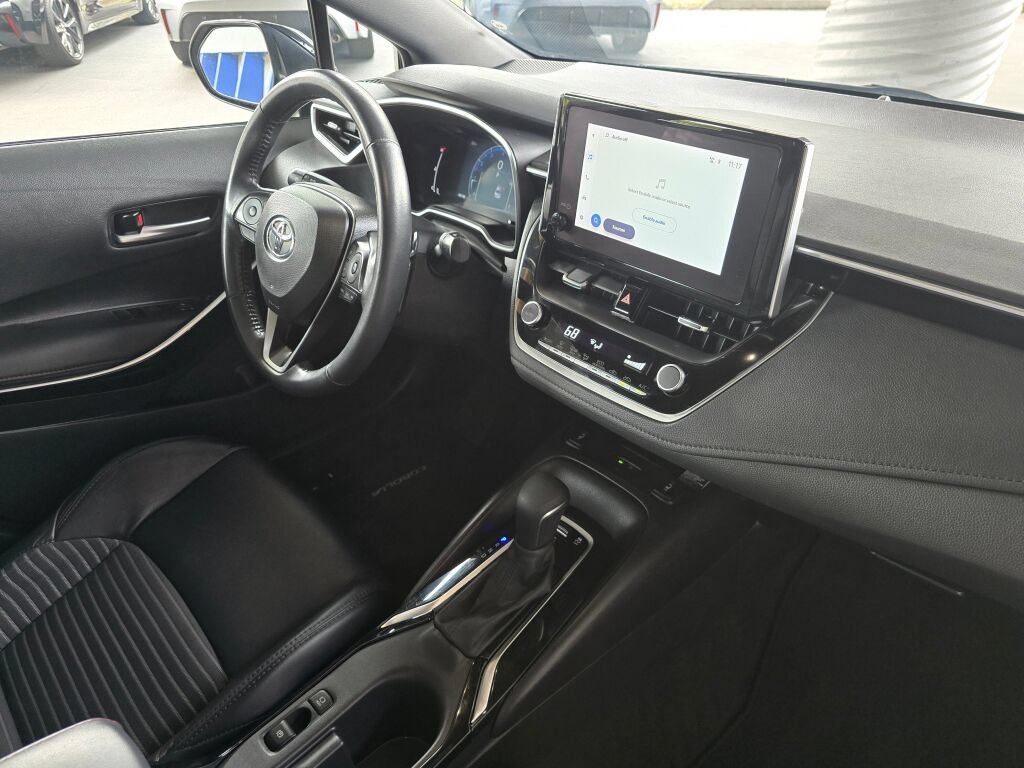 Used 2024 Toyota Corolla XSE FWD image 10
