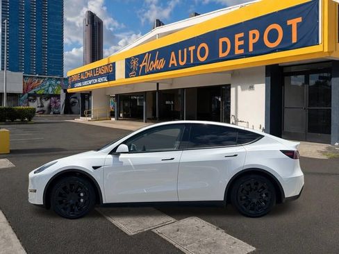 Used 2021 Tesla Model Y Long Range AWD/4WD image 2