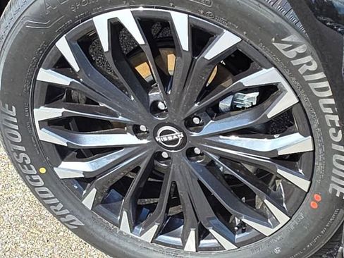 New 2026 Nissan Rogue Platinum w/ Platinum Premium Package image 19