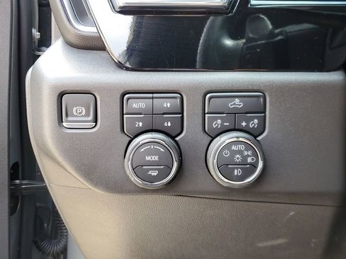 Used 2024 Chevrolet Silverado 1500 LT Trail Boss w/ Convenience Package II AWD/4WD image 19