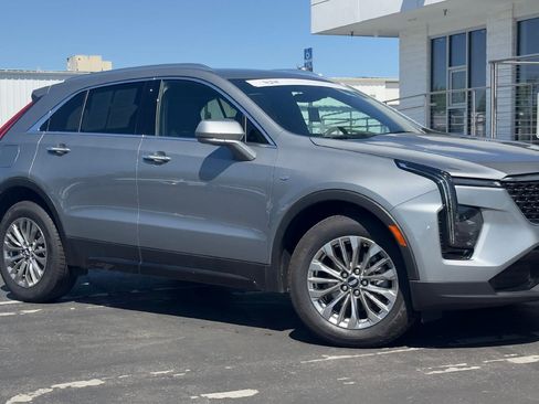 Certified 2024 Cadillac XT4 Premium Luxury FWD image 2