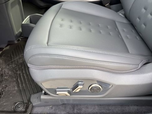 New 2026 Kia EV9 Wind image 16