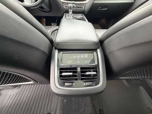 Used 2019 Volvo XC60 T6 Inscription w/ Protection Package Premier image 18