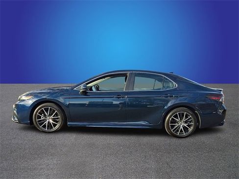 Used 2021 Toyota Camry SE image 7