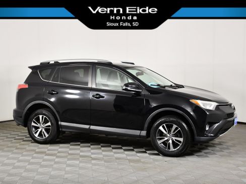 Used 2016 Toyota RAV4 XLE AWD/4WD image 1