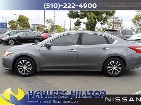Used 2017 Nissan Altima 2.5 S w/ Power Driver Seat Package FWD image 2