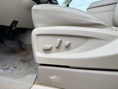 Used 2018 GMC Yukon Denali w/ Open Road Package AWD/4WD image 23