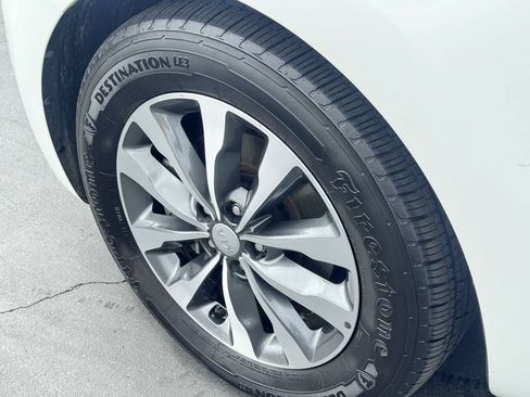 Used 2016 Kia Sedona SX FWD image 19