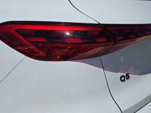 Used 2025 Audi Q5 Premium w/ Convenience Package AWD/4WD image 38