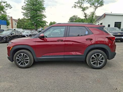 Used 2024 Chevrolet TrailBlazer LT w/ Driver Confidence Package AWD/4WD image 4
