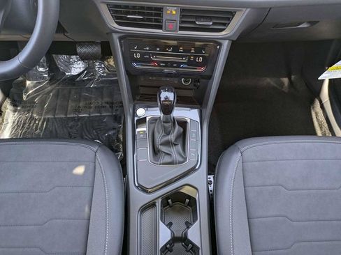 New 2026 Volkswagen Taos SE FWD image 19
