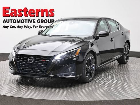Used 2023 Nissan Altima 2.5 SR w/ SR Premium Package AWD/4WD image 1