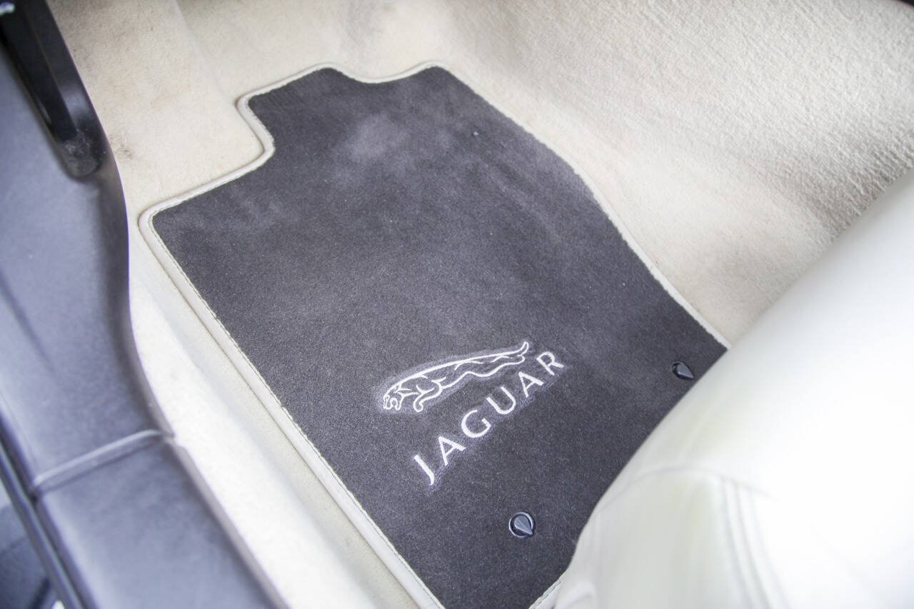Used 2009 Jaguar XKR R RWD image 61