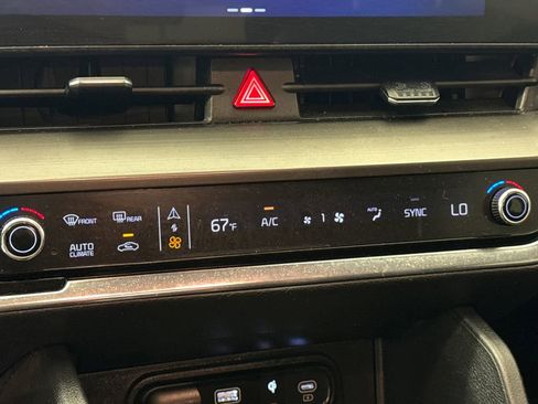 Used 2024 Kia Sportage EX FWD image 24