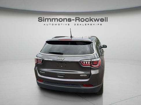 Used 2023 Jeep Compass Latitude AWD/4WD image 4